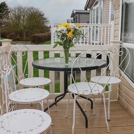 47 The Drake Forgetmeknot Scarborough